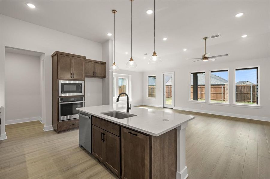 2507 Prairie Willow- Kitchen-4 2507 Prairie Willow- Kitchen-4