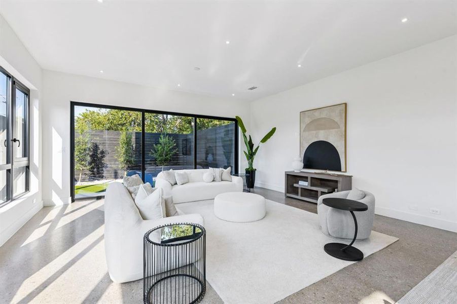 Furnished interior view inside a new home in , Dallas (Image 16). Furnished interior view inside a new home in , Dallas (Image 16).