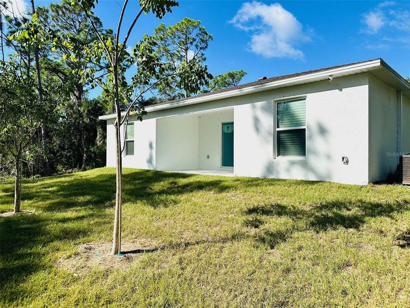 Exterior details and patio area of a home in , Port Charlotte (Image 20).