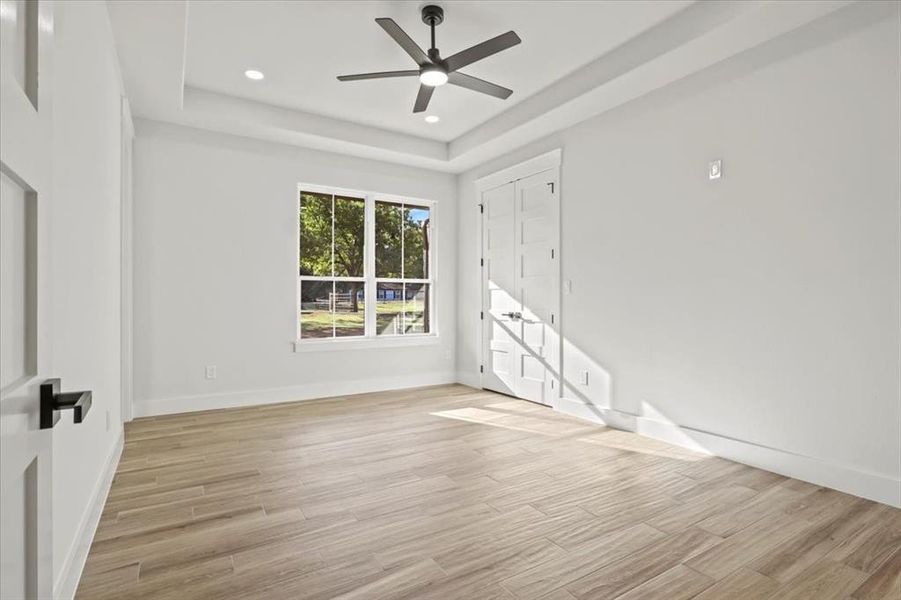 Spacious, unfurnished interior of a new home in , Burleson (Image 28). Spacious, unfurnished interior of a new home in , Burleson (Image 28).