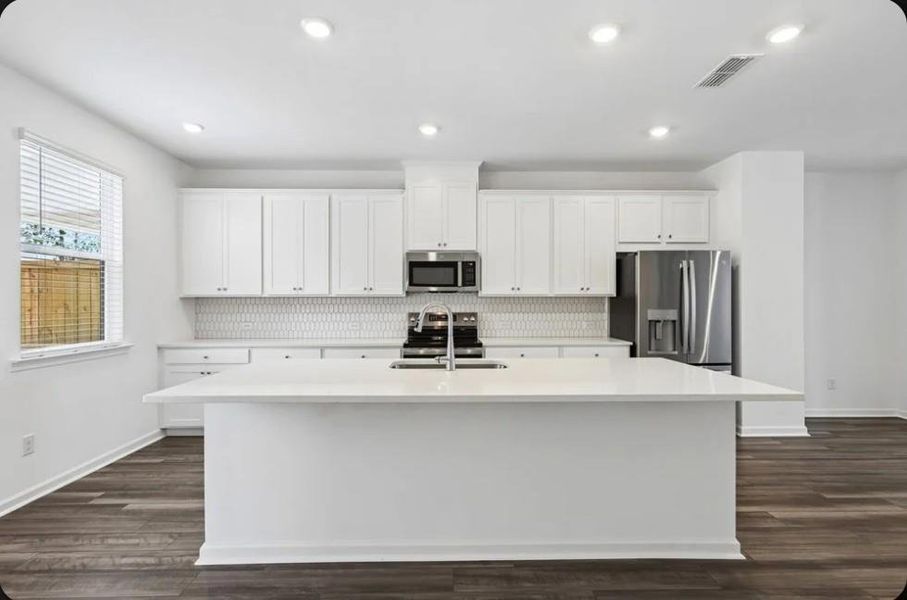 Furnished interior view inside a new home in Alder Creek, Cumming (Image 12).