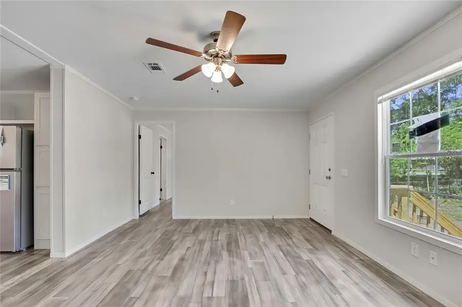Spacious, unfurnished interior of a new home in , Hernando (Image 16).