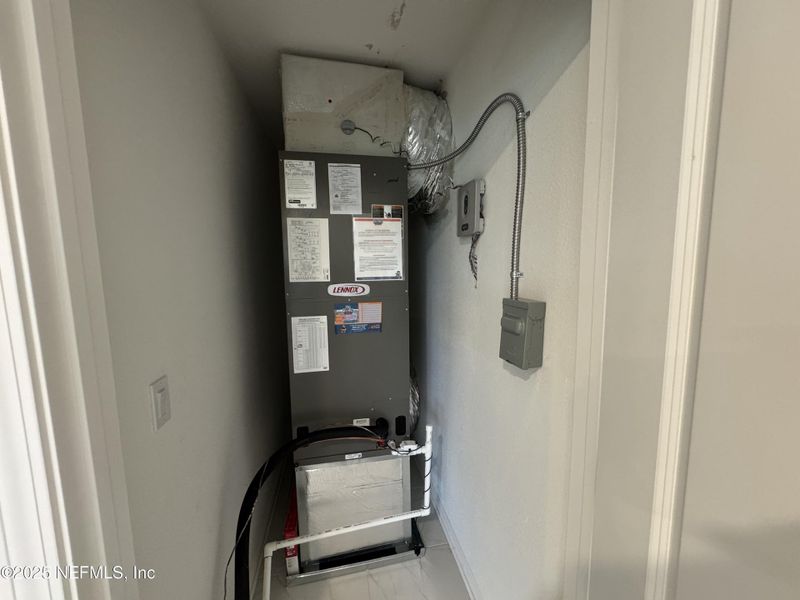 Close-up of interior finishes inside a home in , Green Cove Springs (Image 13).