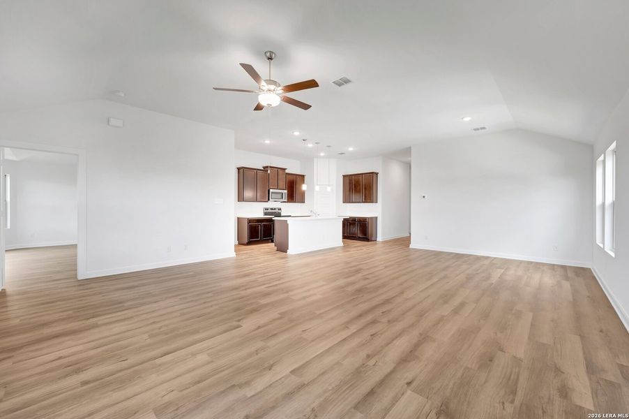 Spacious, unfurnished interior of a new home in Legacy Hills, San Antonio (Image 15).