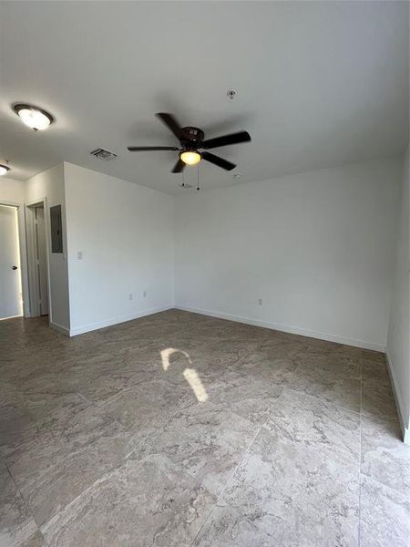 Spacious, unfurnished interior of a new home in , Fort Lauderdale (Image 8).