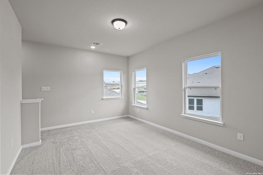 Spacious, unfurnished interior of a new home in Homestead, Schertz (Image 28).