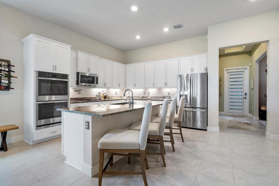 20-8318 W Blue Spring Dr_020