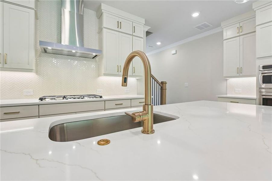 Close-up of interior finishes inside a home in Waterside, Peachtree Corners (Image 18).
