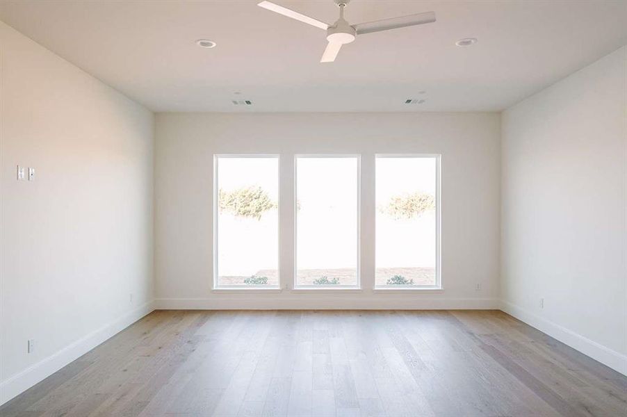 Spacious, unfurnished interior of a new home in , Aledo (Image 27).