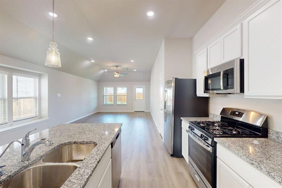 Furnished interior view inside a new home in Elevon, Lavon (Image 10).