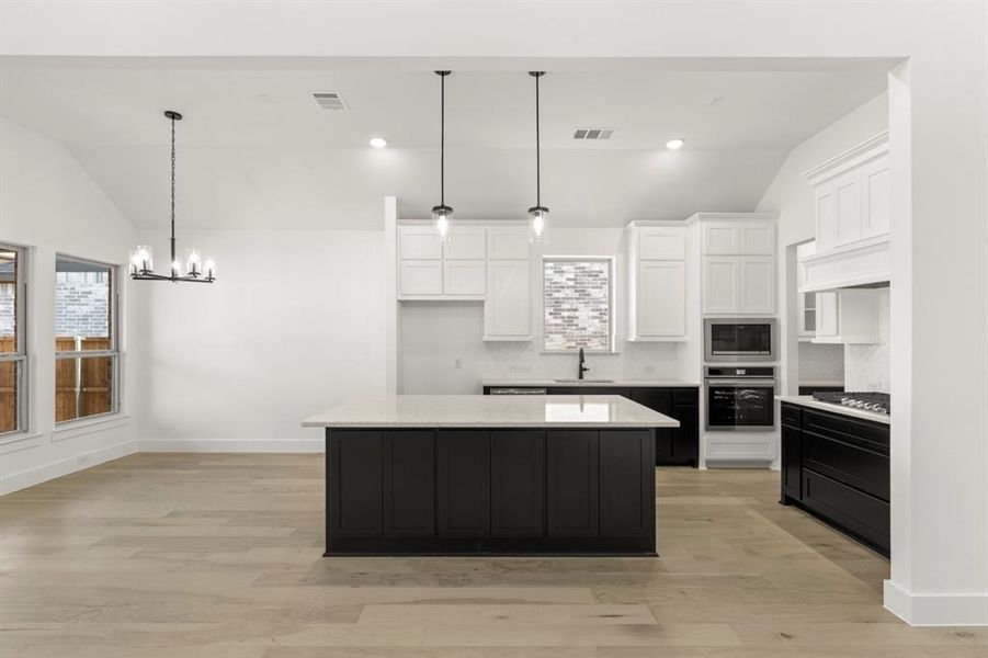 8_09. 5513 Burford - Kitchen 8_09. 5513 Burford - Kitchen