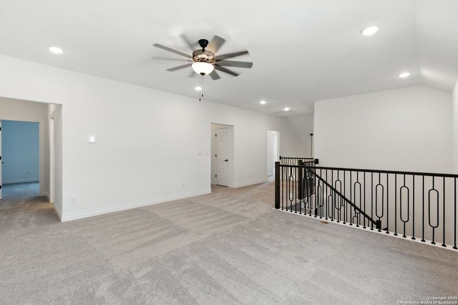 Spacious, unfurnished interior of a new home in Bison Ridge, San Antonio (Image 11). Spacious, unfurnished interior of a new home in Bison Ridge, San Antonio (Image 11).