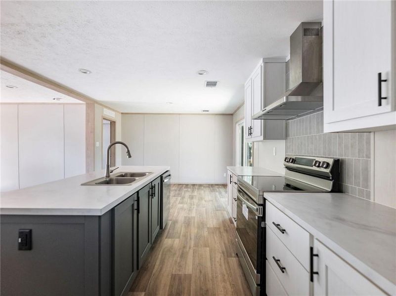 Furnished interior view inside a new home in , Gainesville (Image 9).