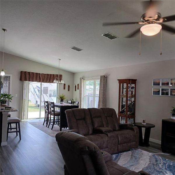 Furnished interior view inside a new home in , Dunnellon (Image 9).
