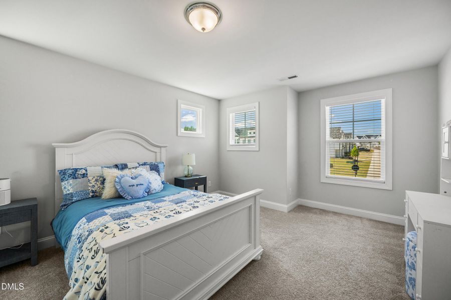 19 -530 barrington row ave, interior
