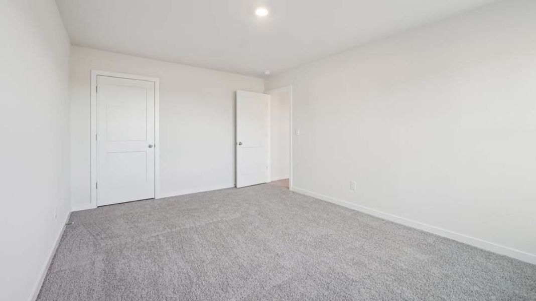 Spacious, unfurnished interior of a new home in Oak Grove Hill, Huntersville (Image 33).