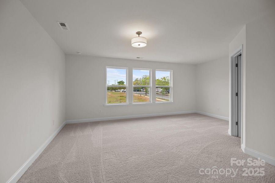 Spacious, unfurnished interior of a new home in Greenway Overlook, Charlotte (Image 9). Spacious, unfurnished interior of a new home in Greenway Overlook, Charlotte (Image 9).