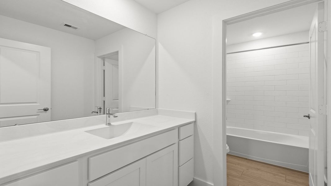 Furnished interior view inside a new home in Riverside Estates, Mont Belvieu (Image 9).