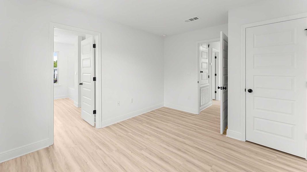Spacious, unfurnished interior of a new home in Sanctuary Beach, Panama City Beach (Image 26).