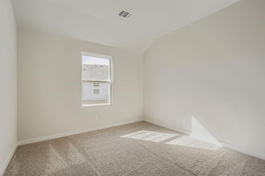 Spacious, unfurnished interior of a new home in Middlefield Village, Dallas (Image 25).