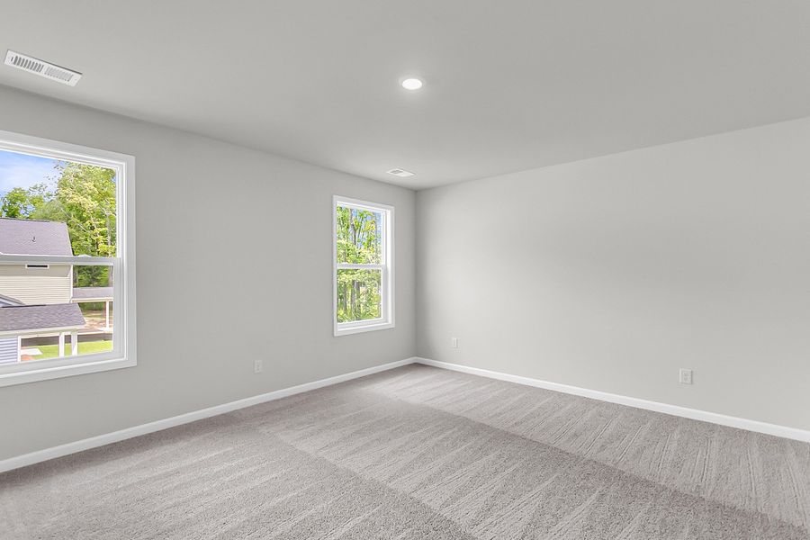 Spacious, unfurnished interior of a new home in Central Creek, Goose Creek (Image 34).