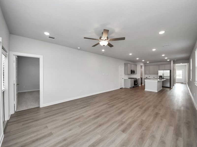 Spacious, unfurnished interior of a new home in Robins Landing, Houston (Image 24). Spacious, unfurnished interior of a new home in Robins Landing, Houston (Image 24).