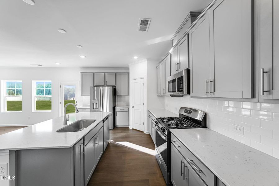 SUN_SherriDowns_Pic_Madison-20