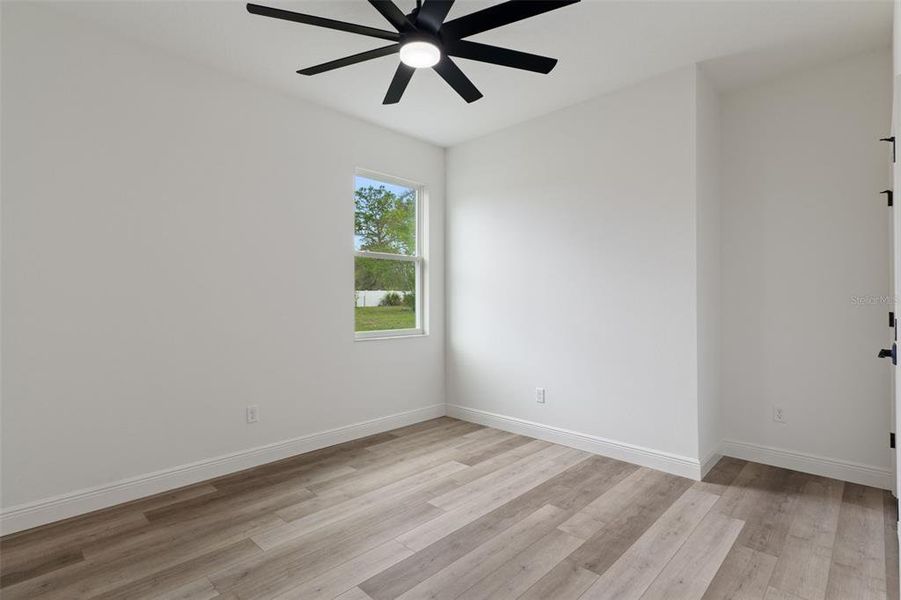 Spacious, unfurnished interior of a new home in , Weeki Wachee (Image 28).