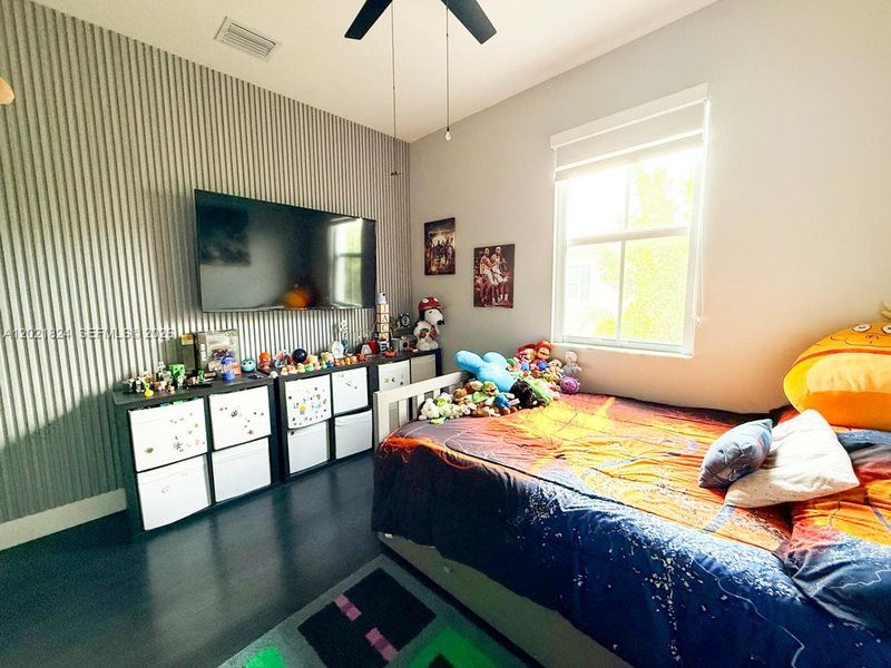Furnished interior view inside a new home in , Coral Springs (Image 12).