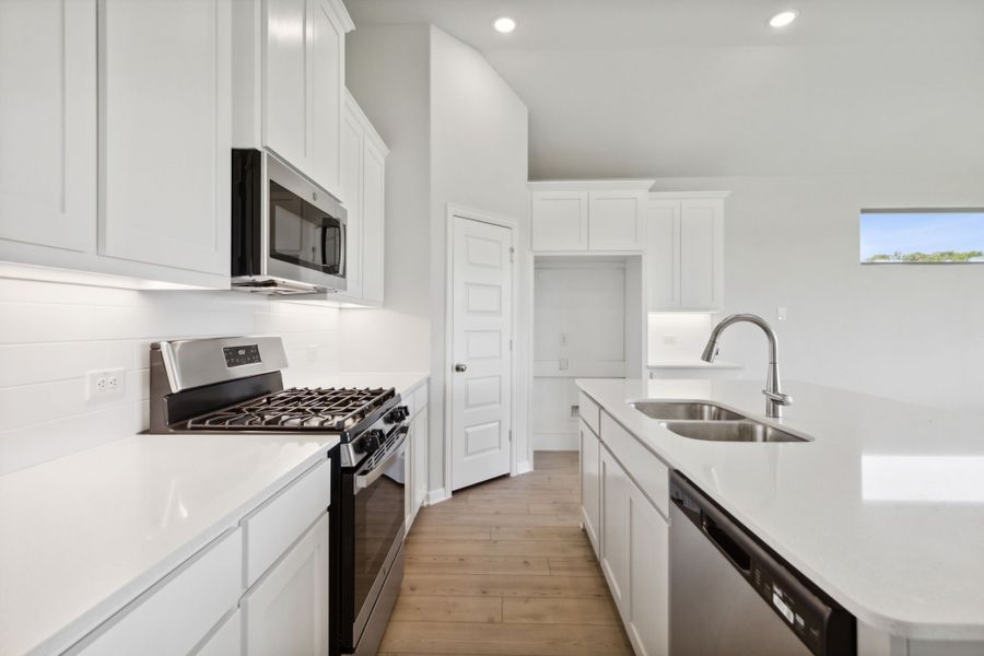 Representative furnished interior of a home built from the Alder by Cambridge Homes in Tinsley Meadows, Van Alstyne (Image 6).