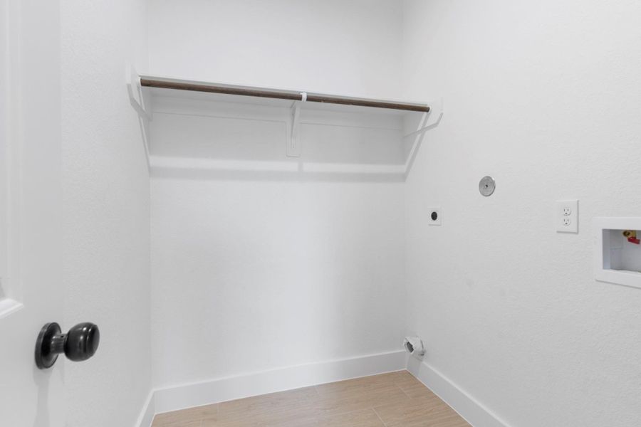 Spacious, unfurnished interior of a new home in , Houston (Image 44).