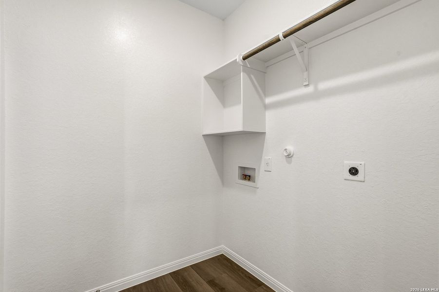 Spacious, unfurnished interior of a new home in Cinco Lakes, San Antonio (Image 16).