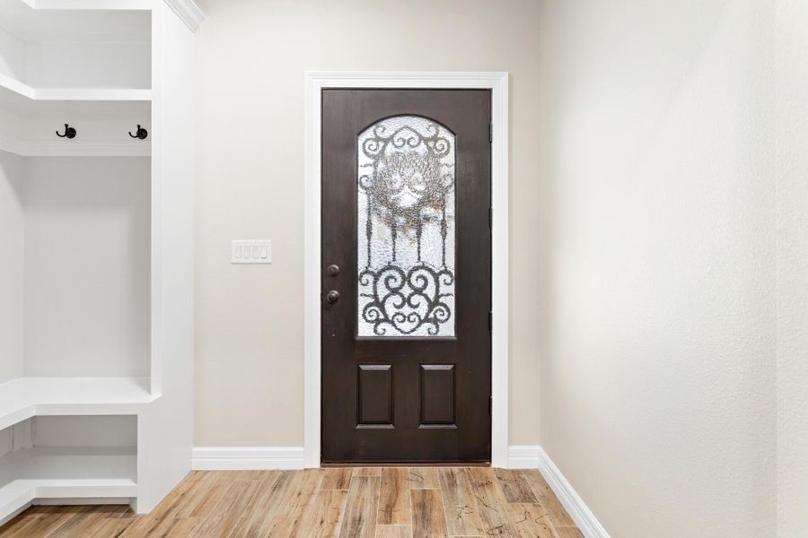 Spacious, unfurnished interior of a new home in , Port Neches (Image 20).