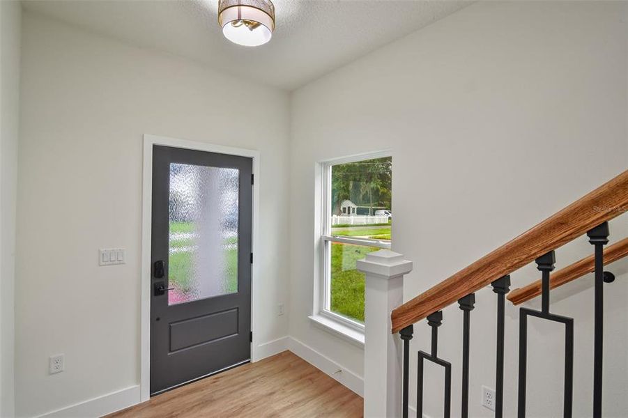 Furnished interior view inside a new home in , Orlando (Image 8).