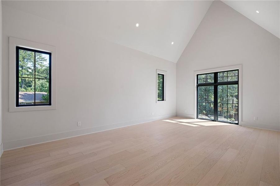 Spacious, unfurnished interior of a new home in , Atlanta (Image 36).