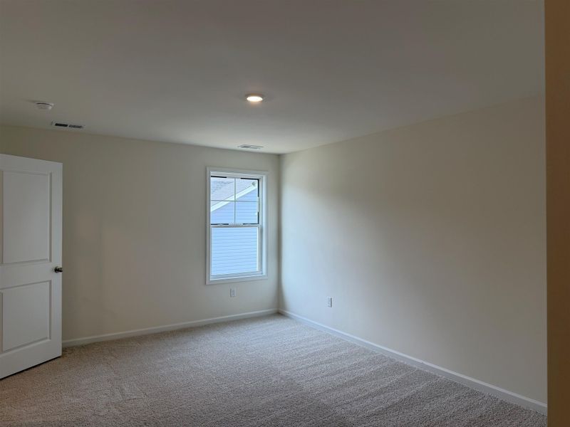 Spacious, unfurnished interior of a new home in King Farm Estates, Aynor (Image 16).