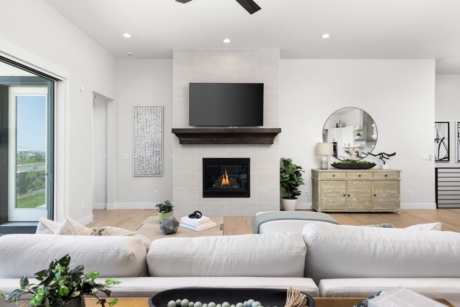 1819 Vista -Living Area