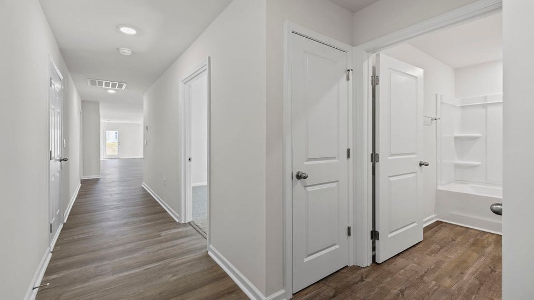 Spacious, unfurnished interior of a new home in Baxter Village, Boiling Springs (Image 12).