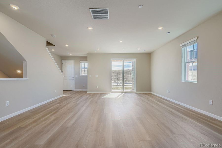 Spacious, unfurnished interior of a new home in Uplands, Westminster (Image 15).