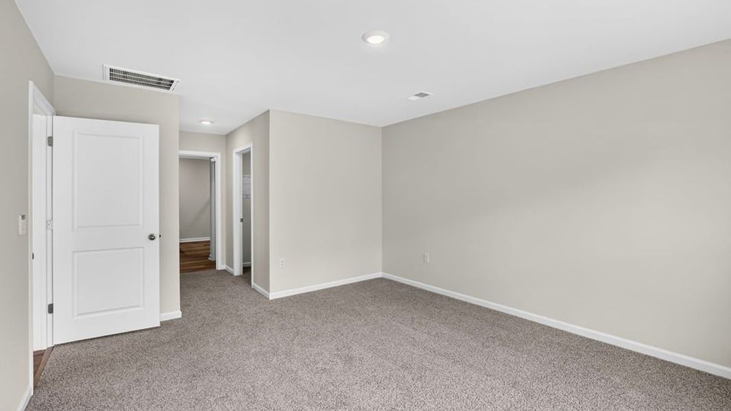Spacious, unfurnished interior of a new home in Gibson Grove, Laurens (Image 29).