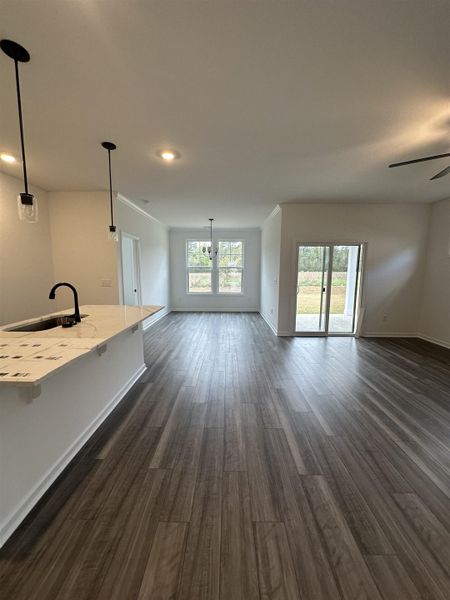 Spacious, unfurnished interior of a new home in Oak Hollow, Longs (Image 14).