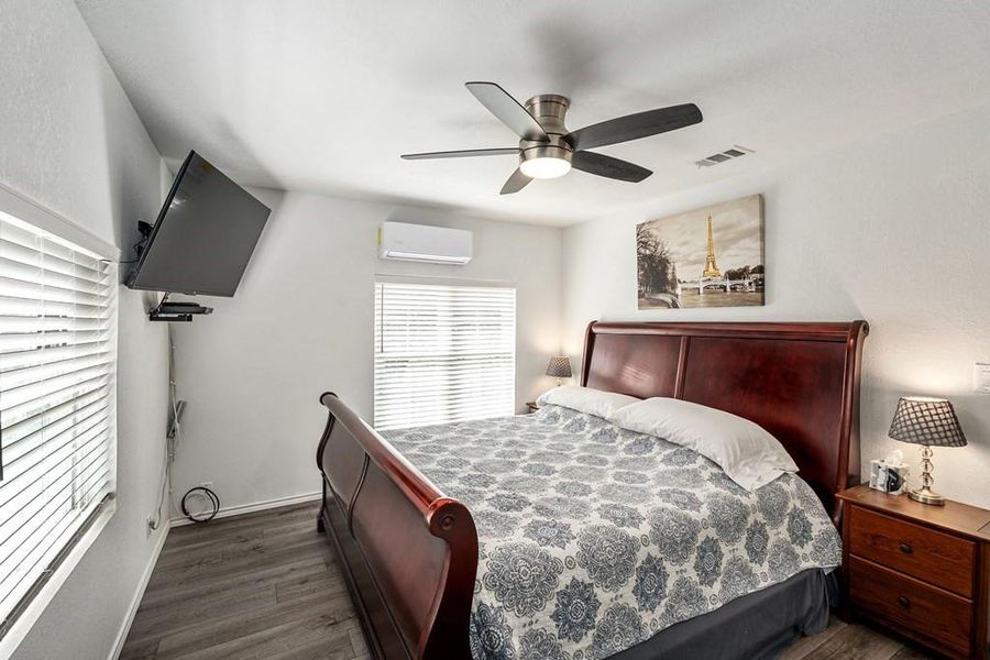 Furnished interior view inside a new home in , Gun Barrel City (Image 7).