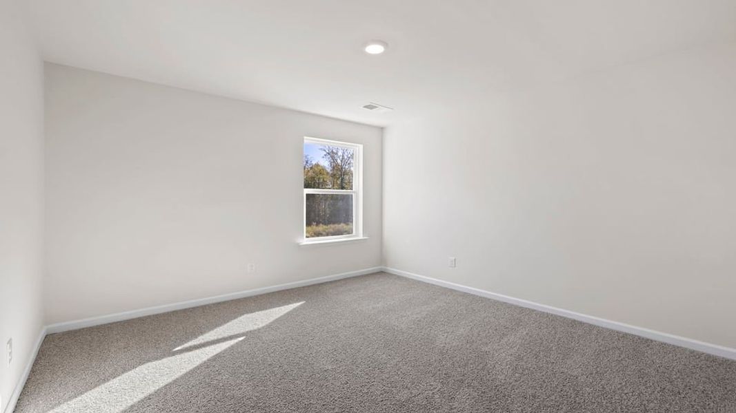 Spacious, unfurnished interior of a new home in Durbin Meadows, Fountain Inn (Image 21).
