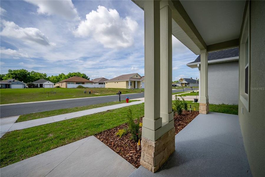Exterior details and patio area of a home in , Ocala (Image 4).