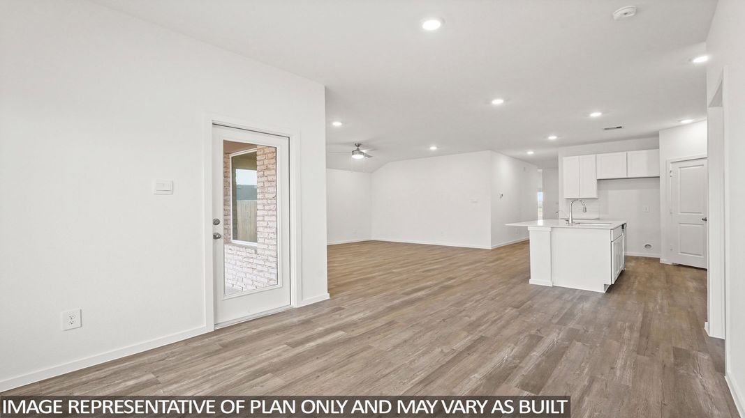 Spacious, unfurnished interior of a new home in Sunterra, Katy (Image 20).