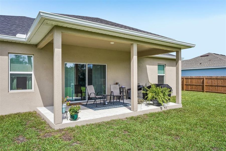 Exterior details and patio area of a home in , Umatilla (Image 28).