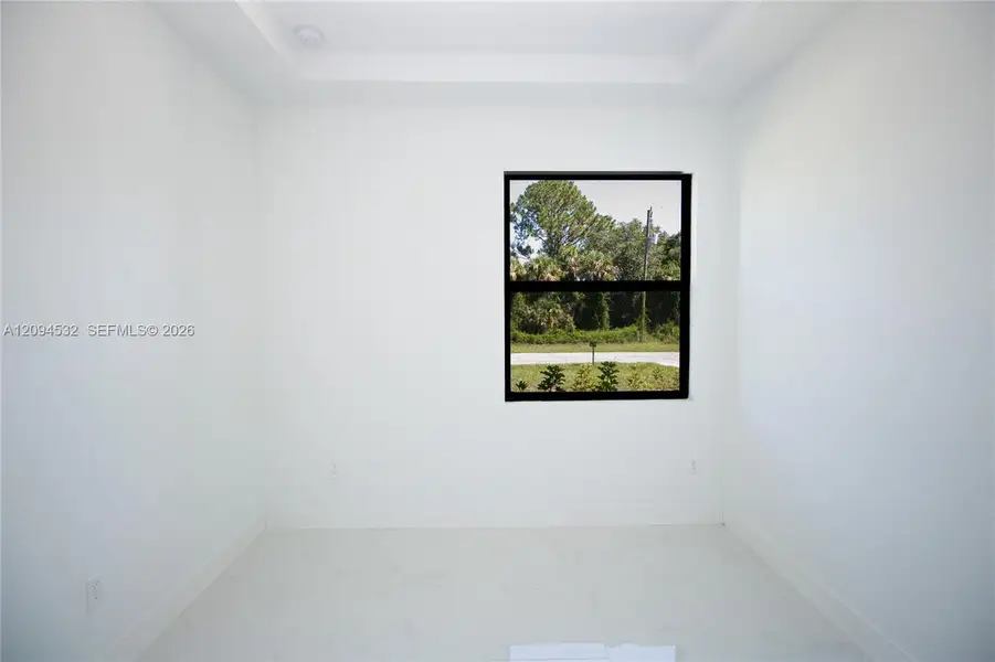 Spacious, unfurnished interior of a new home in , Lehigh Acres (Image 19).