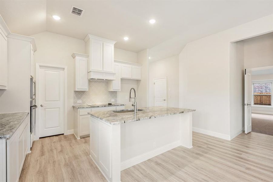 Furnished interior view inside a new home in El Dorado, Granbury (Image 16).