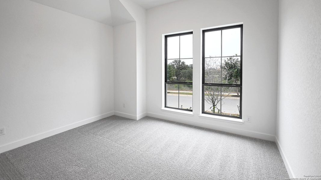 Spacious, unfurnished interior of a new home in Veramendi 60', New Braunfels (Image 21).