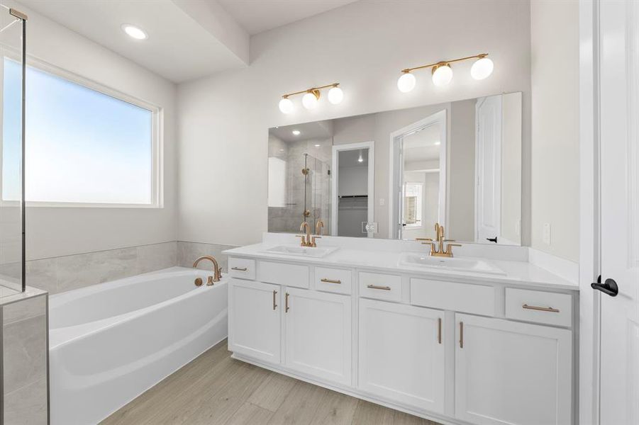 22. 7321 Redmaple - Bath (3)